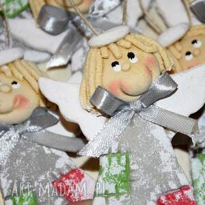 handmade prezent pod choinkę wesołe buziaki - aniołki z masy solnej