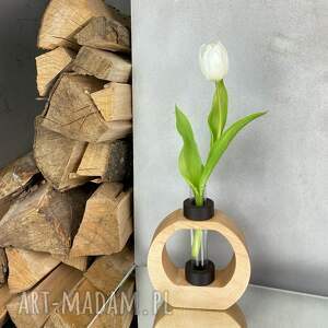 drewniany wazon z klonu na suszone i świeże kwiaty, pomysł