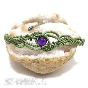bransoletka fauna ametyst w makramie jasna zielona pleciona
