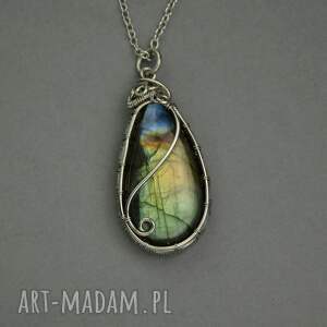 Wisiorek z kolorowym labradorytem wire wrapping stal chirurgiczna