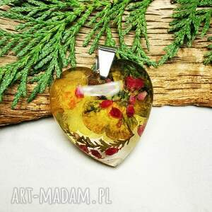 handmade wisiorki wisiorek w kształcie serca z bratkami z1555