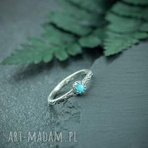 srebrny pierścionek flora z małym turkusem w koronce, pierścionek z turkusowym