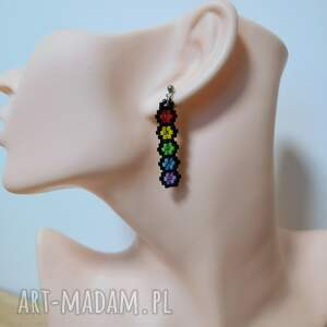wielokolorowe kwiatuszki, krótkie kolczyki