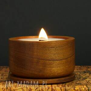 sojowa świeca w drewnie mahoniowym, zero waste prezent, mahoniowe