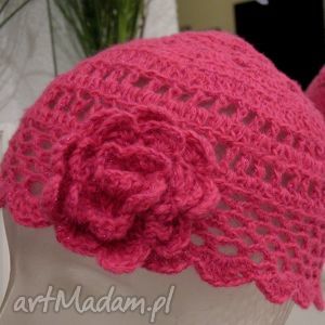 amarantowa ażurowa czapeczka, czapka dodatki, różowa, oryginalna