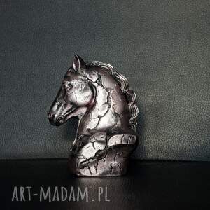 Srebrna figurka konia z gipsu 9,5 cm - rękodzieło