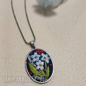 ręcznie haftowany wisior saturn stal szlachetna filcu stylowo, boho