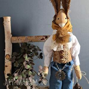 Prezent w stylu brązowo morski, zając vintage