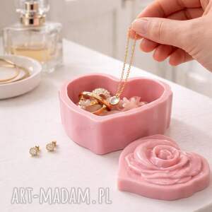 Prezent Dekoracyjna szkatułka w kształcie serca z żywicy epoksydowej