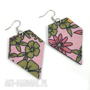 kolczyki skórzane diament - róż i kwiaty, skóra naturalna geometria, minimalizm