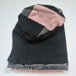 czapka czarna na podszewce rozmiar uniwersalny góra kolorowa rękodzieło ciepła
