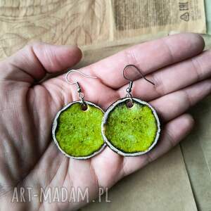 pomysł na świąteczny prezent Kolczyki jaskrawo zielone niecki