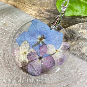 wisiorek z prawdziwymi kwiatami z2025, biżuteria żywicy