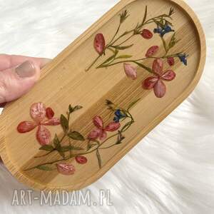 tacka bambusowa z zasuszonymi kwiatami podstawka pod kubek, żywica suszone