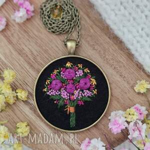 Naszyjnik bukiet ciemnoróżowych róż z fuksjowo - żółtymi akcentami i cytrynem, haftowane, kwiatów, kwiaty