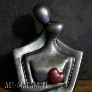 rzeźba z gipsu, para zakochanych, srebrna, wys 11,8 cm, walentynki, miłość