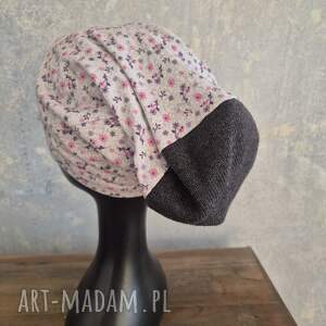 czapka damska uniwersalna na podszewce wiosenna drżał jej podbródek