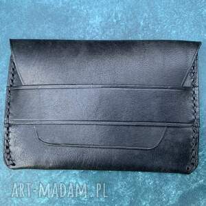 handmade czarny minimalistyczny portfelik ze skóry ręcznie uszyty
