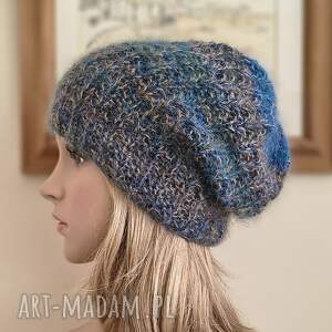 RĘCZNIE NA DRUTACH Ciepła, puchata czapka z merino, jedwabiem