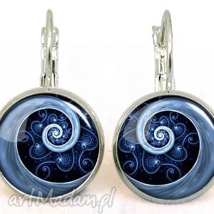 niebieska spirala - małe kolczyki wiszące, wzorzyste eleganckie