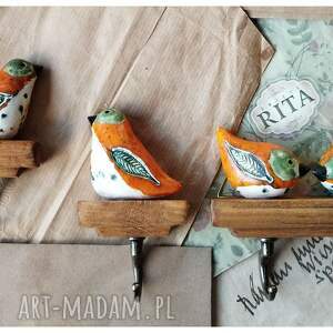 Zestaw wieszaków z pomarańczowymi ptaszkami, ceramika, wieszak