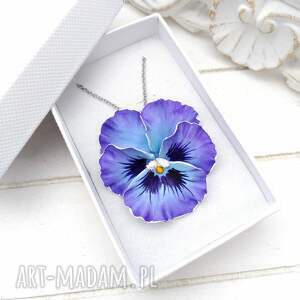 naszyjnik z bratkiem, biżuteria kwiatowa handmade, glina polimerowa, stal