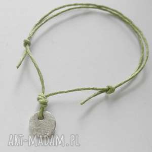 Okrąg bransoletka z zmatowionego srebra na sznurku - handmade