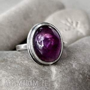 miechunka aster srebrny pierścionek z ametystem, metaloplastyka srebro