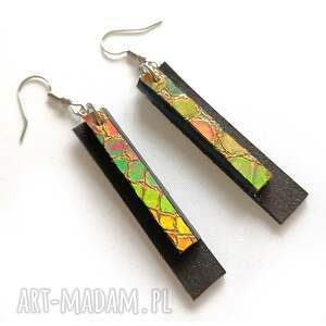 długie wąskie wiszące kolczyki z naturalnej skóry czarno złote