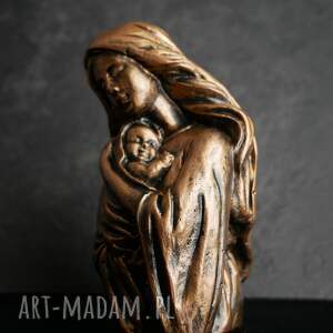 justyna jaszke rzeźba z gipsu, matka dzieciątkiem, ogniste złoto, wys 11,5 cm