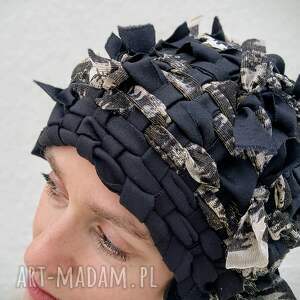 unikatowa czapka złotko, ręcznie wytkana na krośnie, elegancka czapka