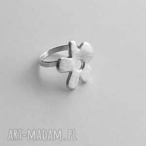 oryginalne prezenty, kwiat pierścionek, srebro, zmatowione