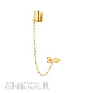 złota nausznica z łańcuszkiem i ćwiekiem, rock, sztyft pozłacane