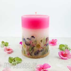 handmade świeczniki świeca różowa z suszonymi kwiatami