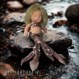 Mira - ręcznie szyta lalka artystyczna 34 cm, naturalne materiały