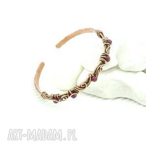 Miedziana bransoleta mankietowa z rubinem - cuff wire wrapping (ręcznie robiona)