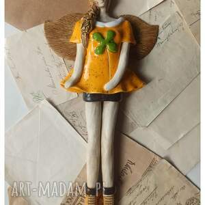 handmade ceramika anioł szafranowy z koniczyną