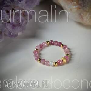 pierścionek z różowych turmalinów w złoconym srebrze