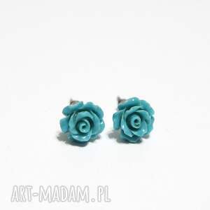 kolczyki mini - turkusowo niebieska róża koral, sztyfty, róże biżuteria