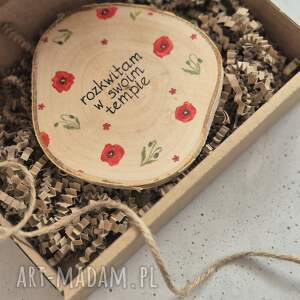 podkładka pod kubek z afirmacją rozkwitam w swoim tempie, rustykalny styl
