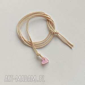 serduszko wisiorek, serce, tworzywo sztuczne sznurek