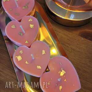 Prezent Pora na serducha! Elegancki zestaw świec sojowych na złotej