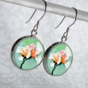 urocze kolczyki z magnoliami, romantyczny prezent