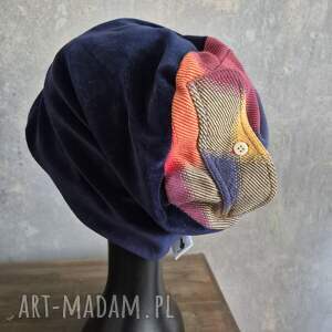 Ruda Klara - czapka uniwersalna granatowa na postrzewce uszyta w myśl zasady zero waste jest