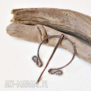 broszka spinka do szala, oksydowana kuta miedz 1, biżuteria, miedziana