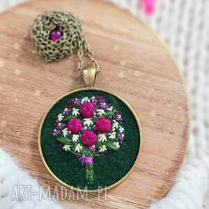 NASZYJNIK BUKIET BURGUNDOWYCH RÓŻ Z MARGARETKAMI I AGATEM