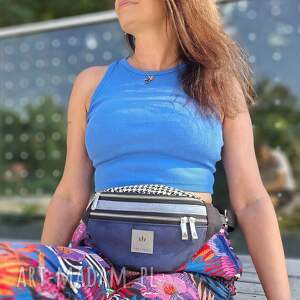 zamszowa nerka w odcieniach niebieskich idaho