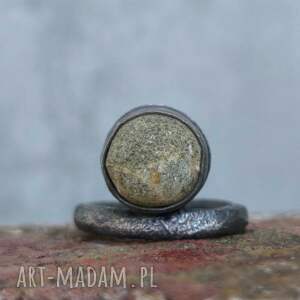 z surowym prehnitem, pierścionek - prehnite