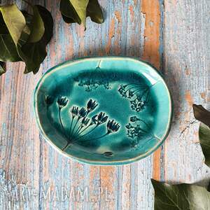 handmade ceramika turkusowa z roślinami