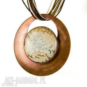 Miedziany wisior z agatem w odcieniu cappuccino c388